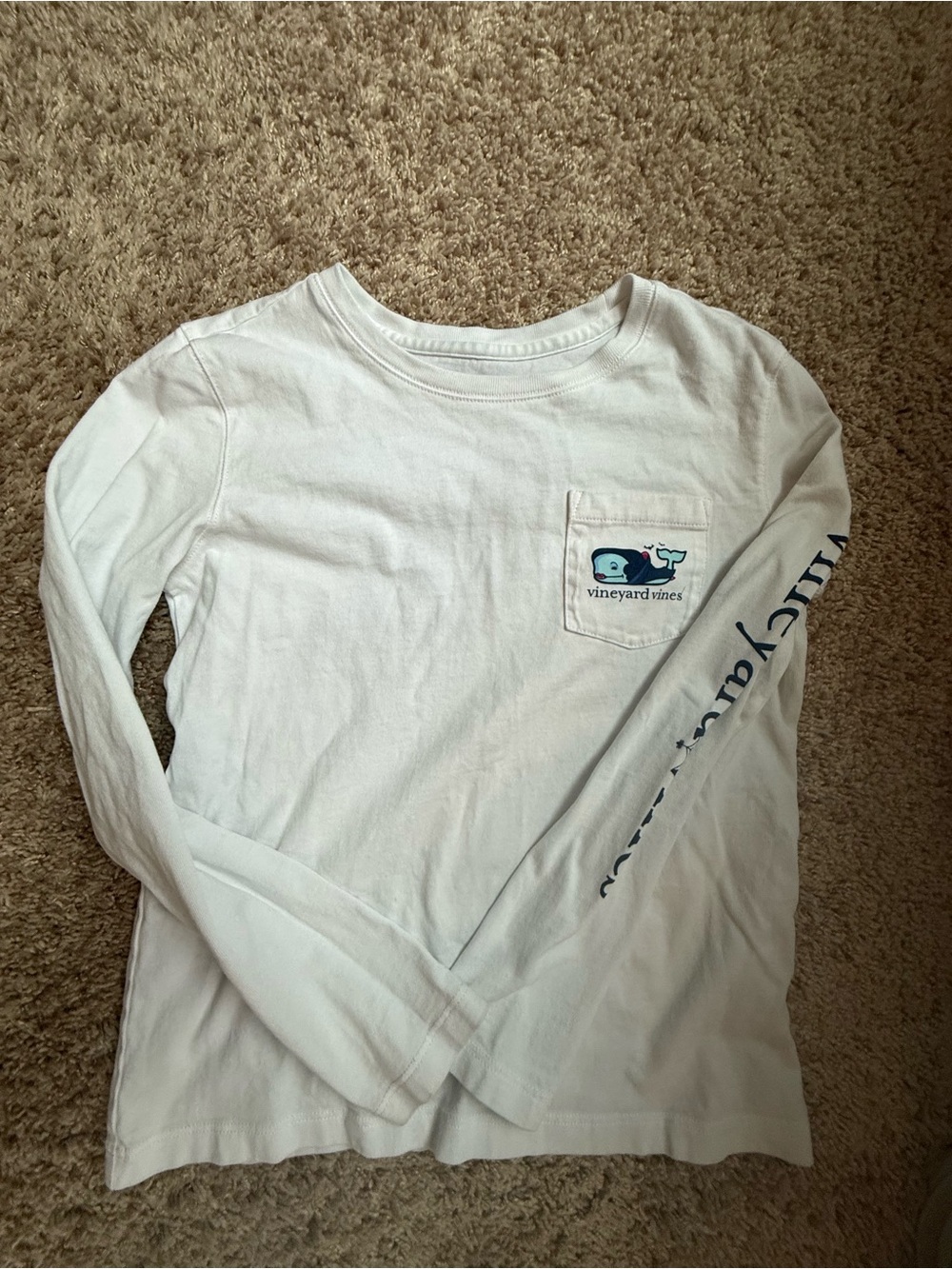 Vineyard Vines White Long-Sleeve Pocket Tee with Navy Whale Logo